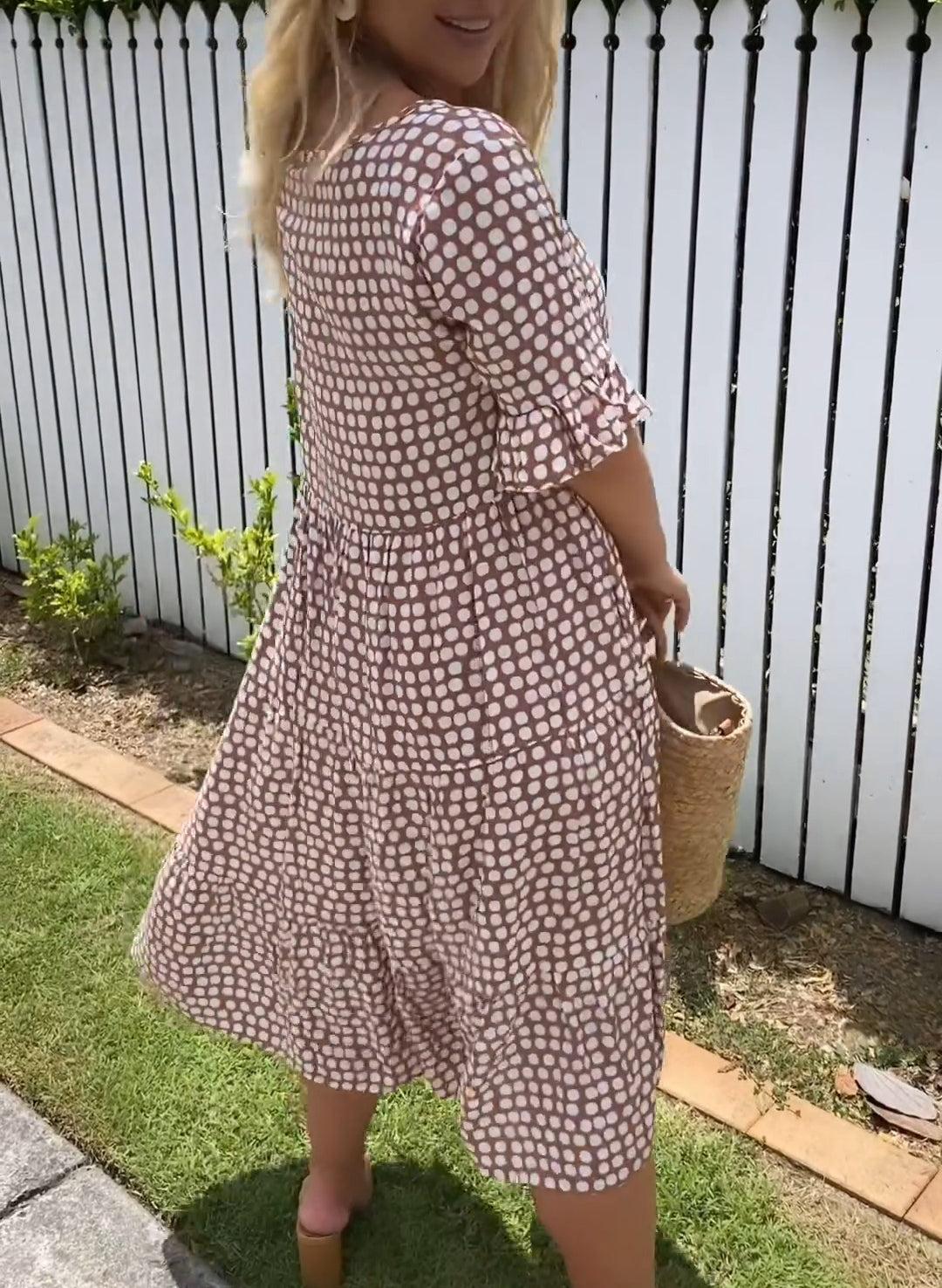Robe Midi à Manches Courtes Zora Sable pour Toutes les Occasions