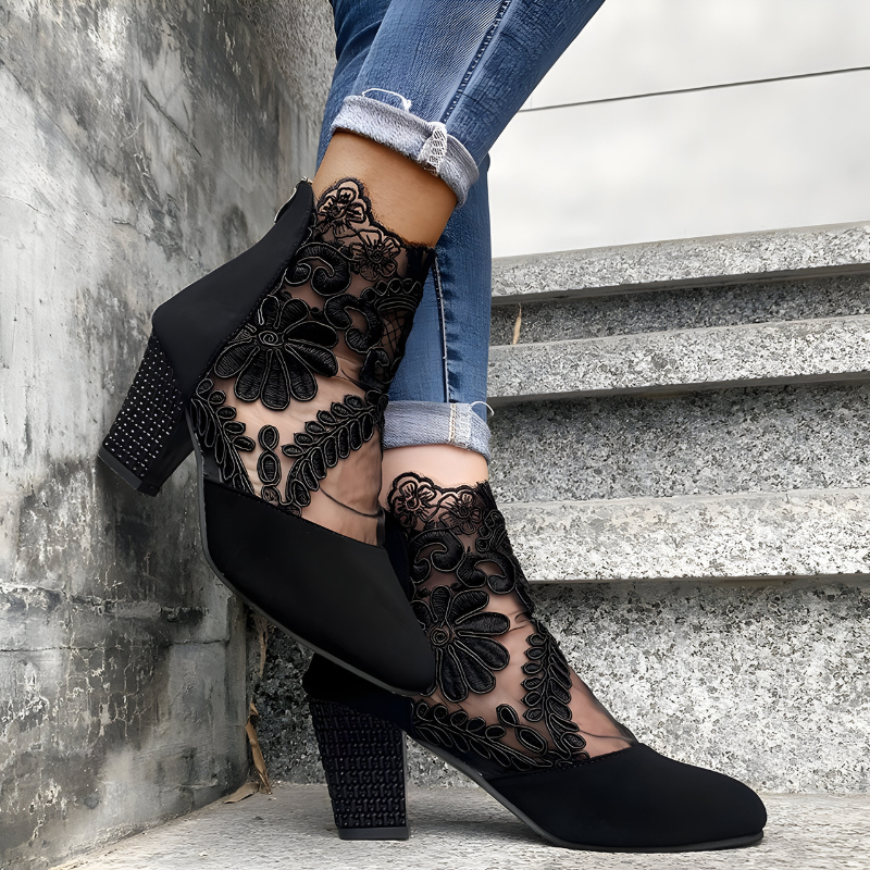 Lynora | Talons Orthopédiques Élégants pour Toutes les Occasions