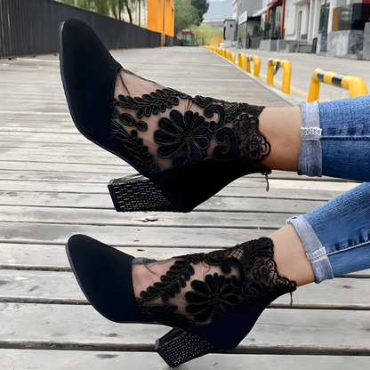 Lynora | Talons Orthopédiques Élégants pour Toutes les Occasions