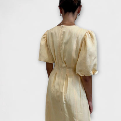 Josephine - Robe Maxi Jaune Beurre Aérée pour Événements d'Été