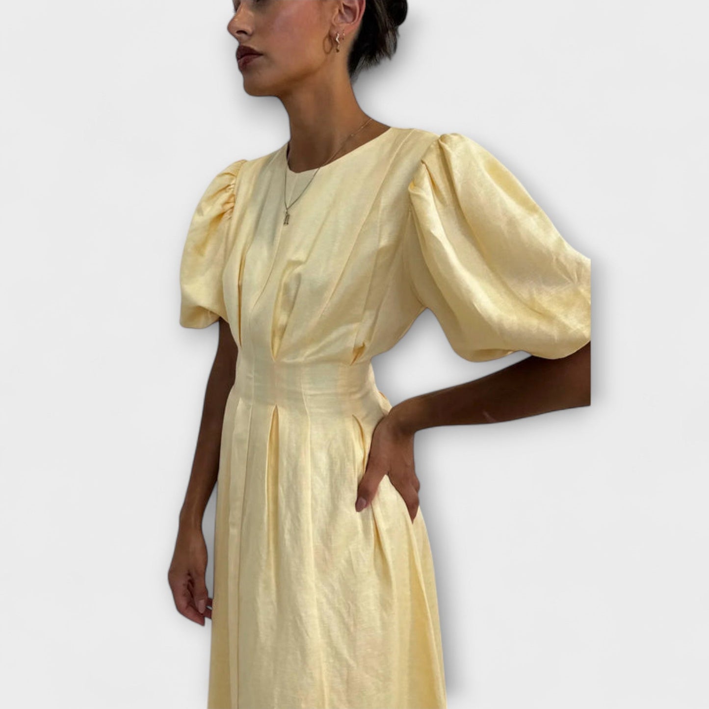Josephine - Robe Maxi Jaune Beurre Aérée pour Événements d'Été
