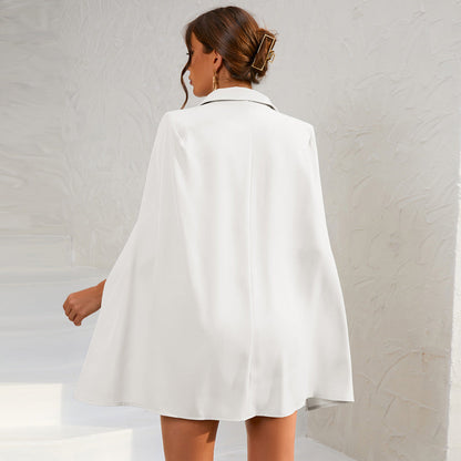 Robe Mini Blazer Cape Chic avec Ceinture et Accents Dorés