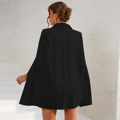 Robe Mini Blazer Cape Chic avec Ceinture et Accents Dorés