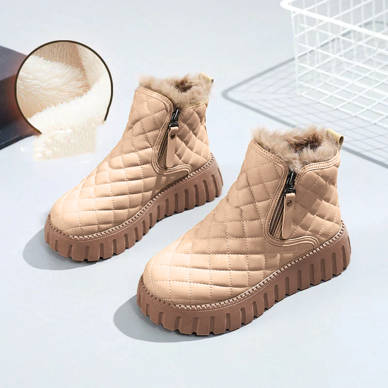 Bottines à carreaux chics pour sorties élégantes