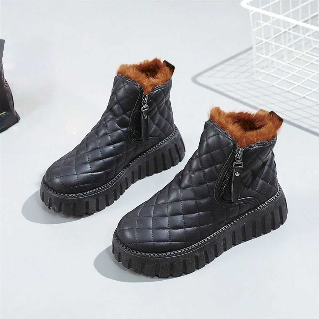 Bottines à carreaux chics pour sorties élégantes