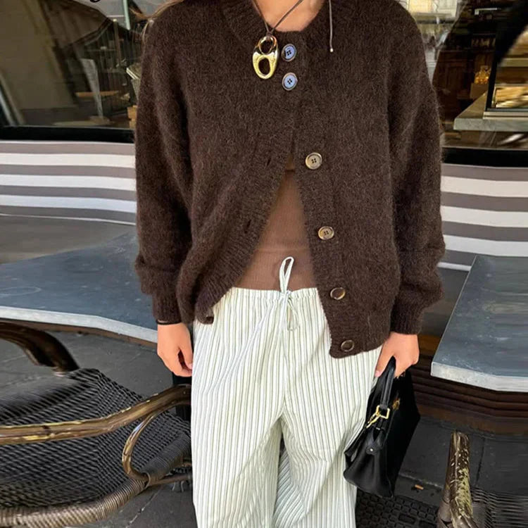 Cardigan Chic à Boutons pour Chaque Occasion
