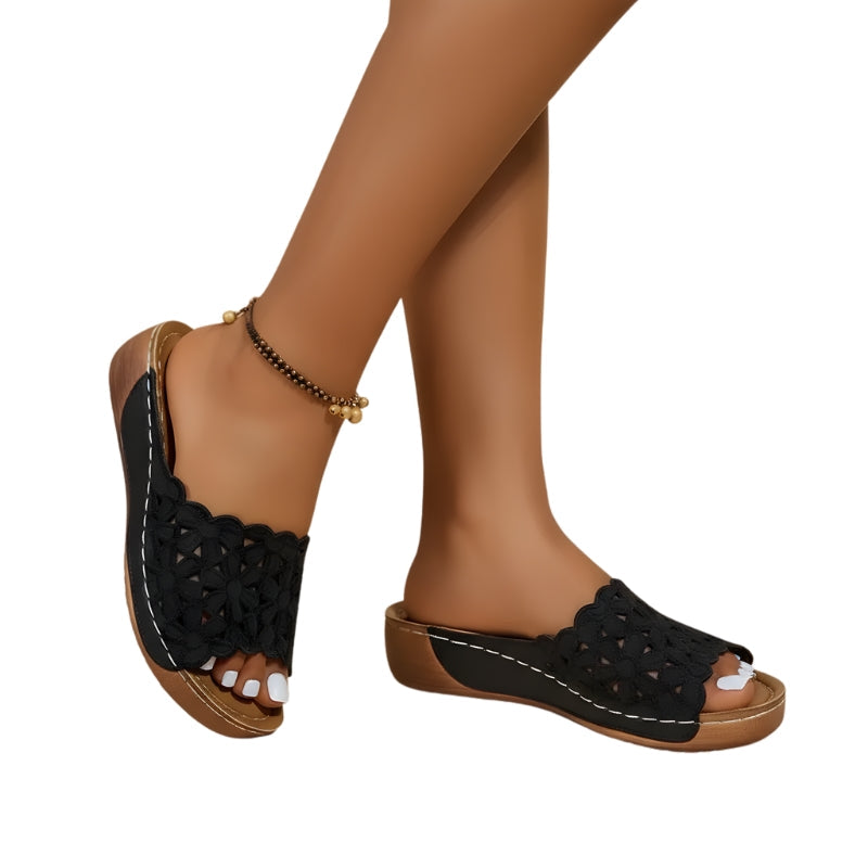 Sandales à plateforme pour femmes avec découpes florales pour les sorties d'été
