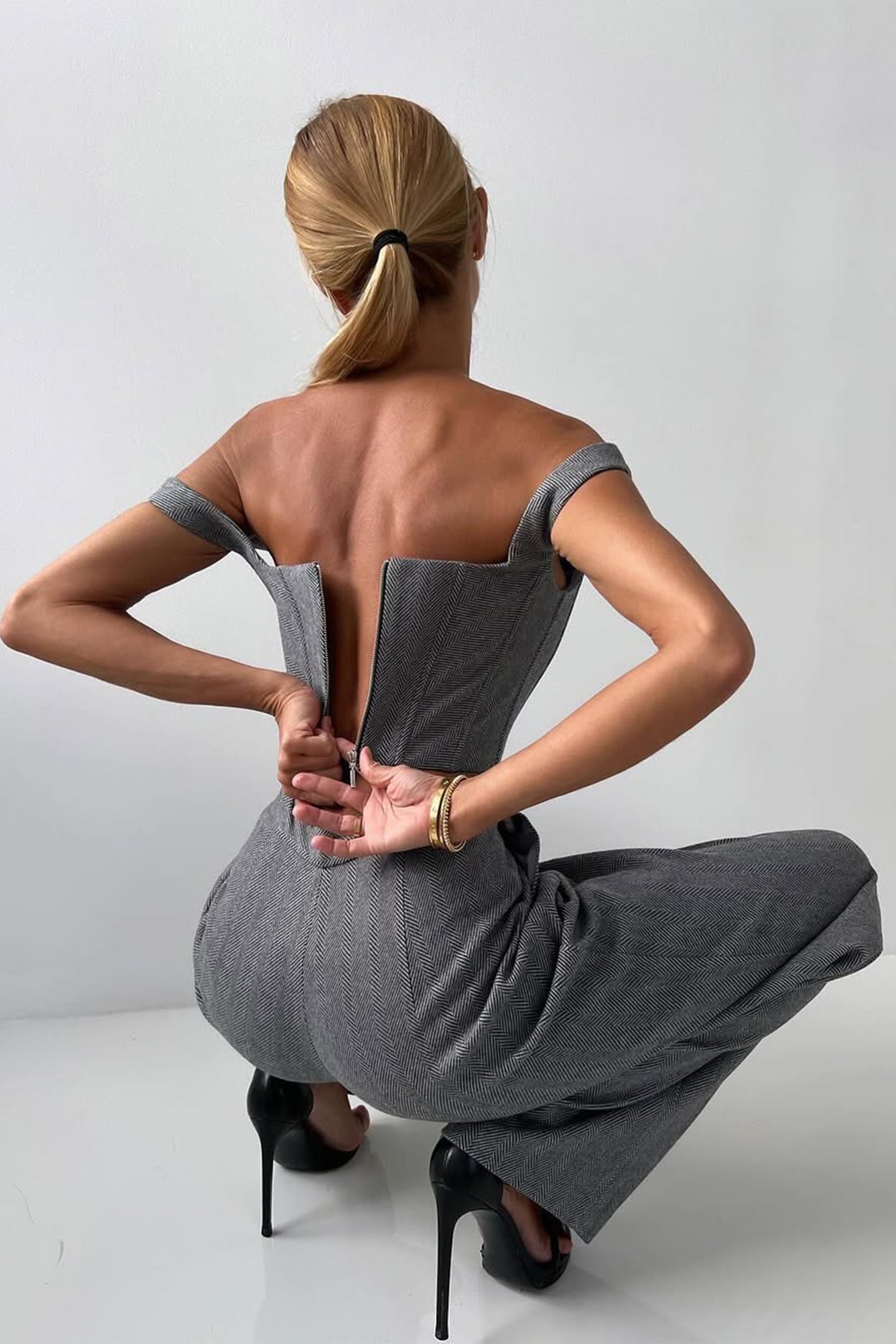 Costume Femme Chic en Trois Pièces : Blazer, Corset, Pantalon Large pour Occasions Élégantes