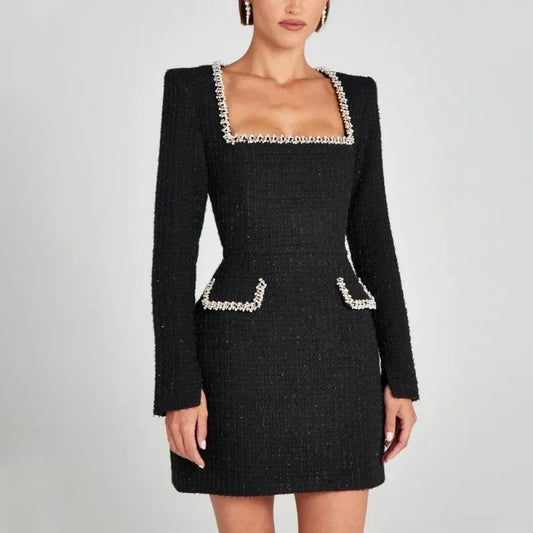 Robe Mini Chic en Tweed pour les Fêtes – Style à Manches Longues et Col Carré